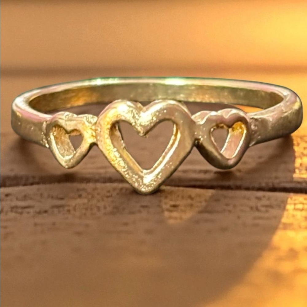 Gold tone possibly plated  stainless steel Heart Ring - Picture 2 of 2